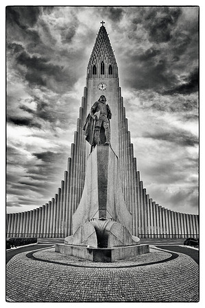 Hallgrímskirkja Church and Leif Eriksson Memorial - Reykjavik, Iceland